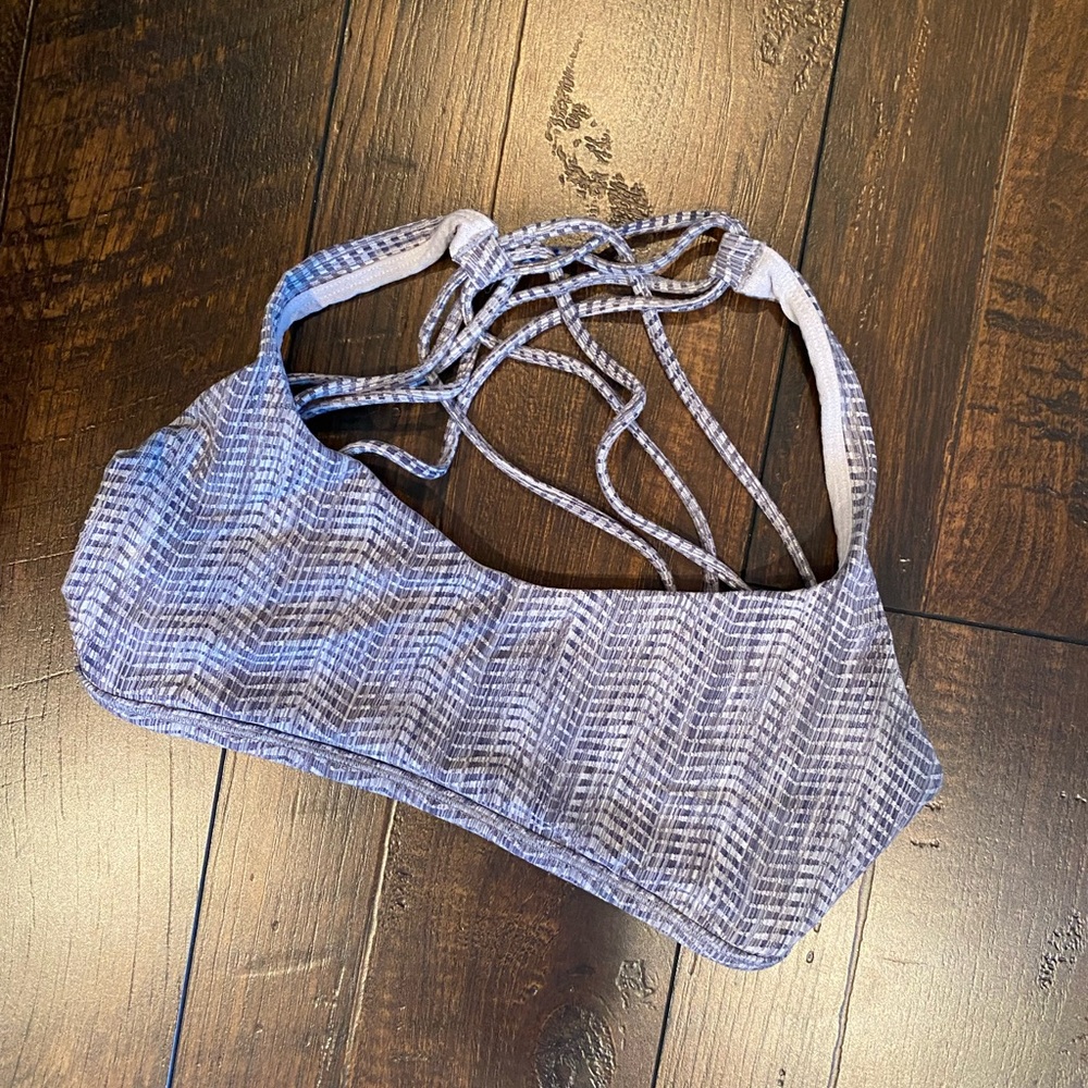 Lululemon “free to be” yoga sports bra in grey and white pattern